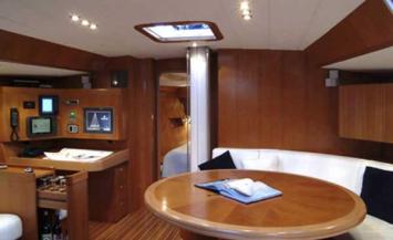 Yachtcharter Comet 65s Salon