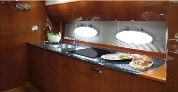 Yachtcharter Princess V58 (3+1Cab/2+1WC) Pantry