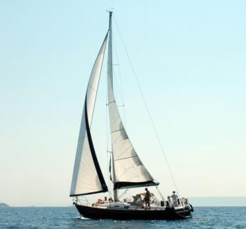 Yachtcharter Genesi 43 Aussenansicht1