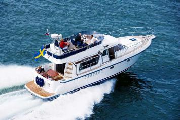Yachtcharter Storebro_410_Commander_Aussenansicht3
