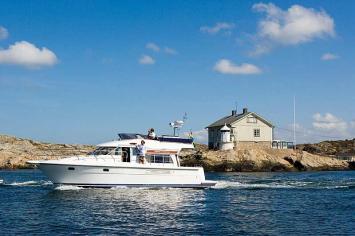 Yachtcharter Storebro_410_Commander_Aussenansicht4