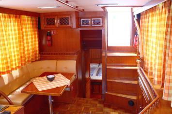 Yachtcharter Star 1310 Salon