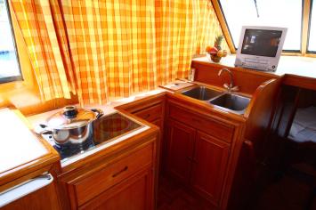 Yachtcharter Star 1310 3cab Pantry