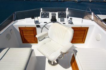 Yachtcharter Star 1310 3cab Flybridge