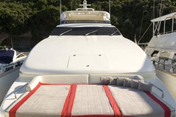 Yachtcharter Azimut 105_Aussenansicht  2