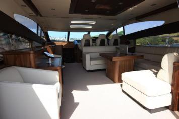 Yachtcharter Innenansicht 72,3
