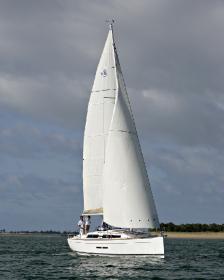 Yachtcharter Dufour375_Aussenansicht2