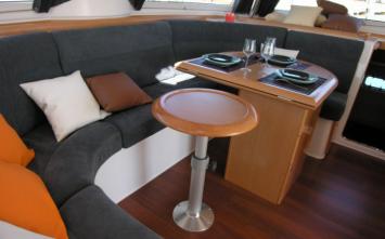 Yachtcharter Nautitech 442 (4+2Cab) Salon