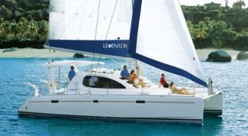 Yachtcharter Leopard400_Aussenansicht1