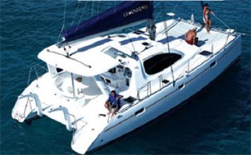 Yachtcharter Leopard400_Aussenansicht2