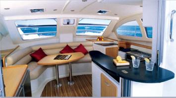 Yachtcharter Leopard400_Innenansicht1
