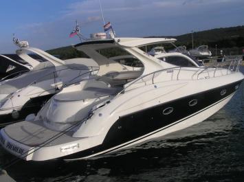 Yachtcharter Salpa39.5_Aussenansicht2