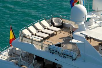 Yachtcharter benetti122 5