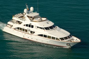 Yachtcharter benetti122 7