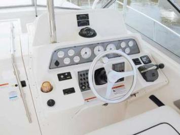 Yachtcharter Wellcraft Coastal 330 Steuer