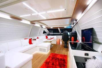 Yachtcharter Queens 72 Salon