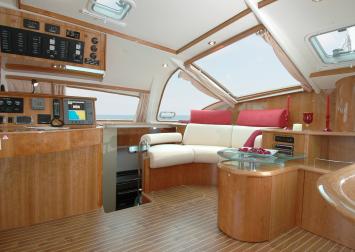 Yachtcharter Privilege 49 5C Cab 4 WC Saloon 1