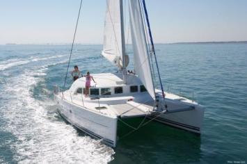 Yachtcharter Lagoon 380 S2 Premium Cab 4 Top