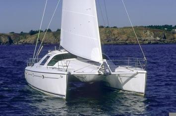 Yachtcharter Privilege 37 3 Cab 2 Wc Heckansicht