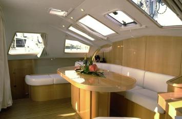 Yachtcharter Privilege 37 3 Cab 2 Wc Saloon