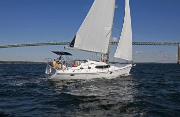 Yachtcharter Hunter 45 DS Seitenansicht2