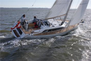Yachtcharter Sunbeam 36.1 2 Cab Seitenansicht