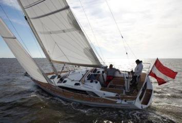 Yachtcharter Sunbeam 36.1 2 Cab Seitenansicht 1