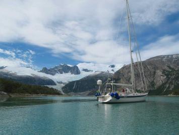 Yachtcharter Hallberg Rassy 62 Heckenansicht