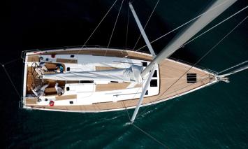 Yachtcharter Hanse 495 4+1 Kab 2+1 WC Luftansicht