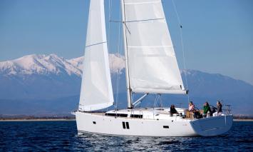 Yachtcharter Hanse 495 4+1 Kab 2+1 WC Seitenansicht 1
