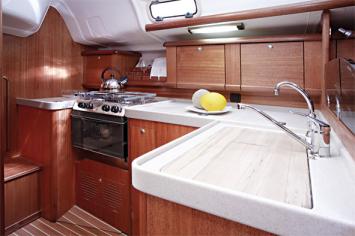 Yachtcharter Delphia_40.2_Innenansicht1