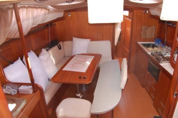 Yachtcharter Delphia_40.2_Innenansicht2