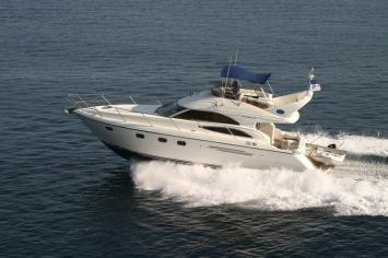 Yachtcharter Princess 45 Seitenansicht 1 3 Cab 2WC