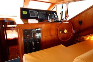 Yachtcharter Ocean Alexander 44 Steuerstand 3 Cab 2 WC