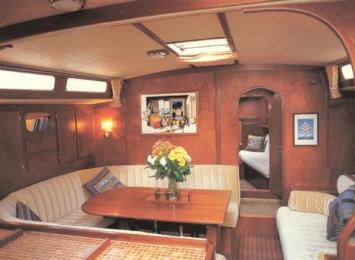 Yachtcharter Amel 53 Salon 1