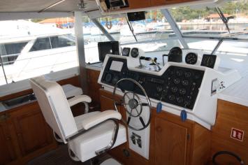 Yachtcharter Chris Craft 58 Cockpit 4 Cab 3 WC