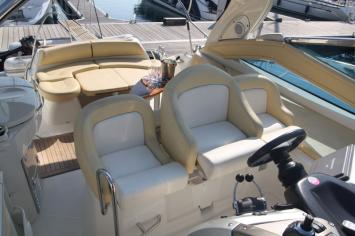 Yachtcharter Cranchi 43 Deck 2 Cab 2 WC