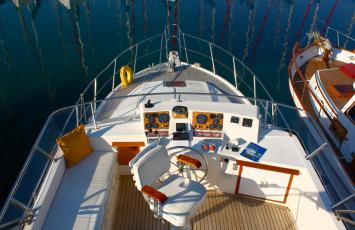 Yachtcharter Yaretti 1570 Steuerstand 1 3 Cab 2 WC