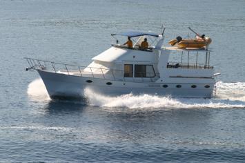 Yachtcharter Star 1670 Seitenansicht 4 Cab 3 WC