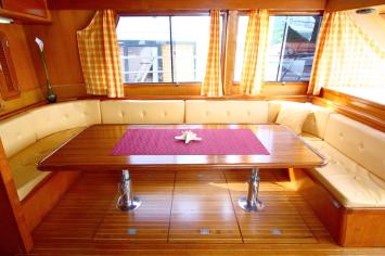 Yachtcharter Star 1940 Salon 1