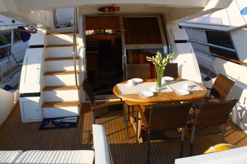 Yachtcharter Johnson 56 Deck