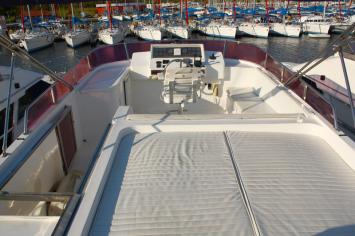 Yachtcharter Johnson 56 Deck 1