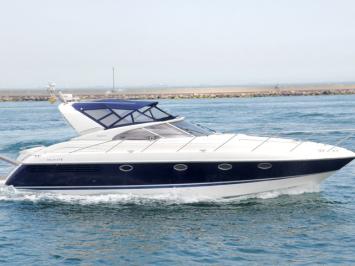 Yachtcharter Fairline Targa 43 Seitenansicht 2 Cab 2 WC