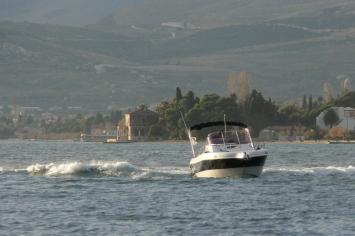 Yachtcharter Seabird  655 Bugansicht 1 Cab