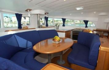Yachtcharter Lagoon 410 S2 4 plus 1 Kabinen Salon