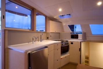 Yachtcharter Catana 42 Pantry