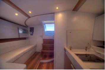 Yachtcharter Tornado 38 Cruising Pantry Cab 1 WC