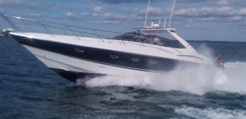 Yachtcharter Sunseeker Camargue 44 Seitenansicht 1 2 Cab 2 WC jpg