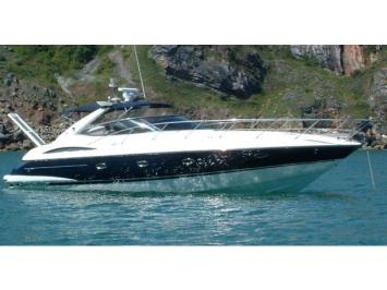 Yachtcharter Sunseeker Camargue 44 Seitenansicht 2 2 Cab 2 WC jpg