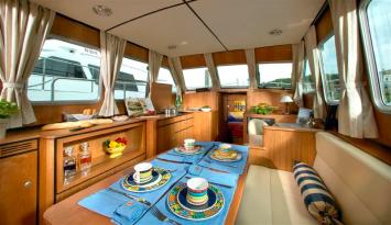 Yachtcharter Linssen Grand Sturdy 33.9 AC Salon